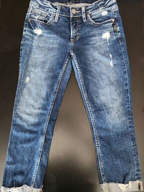 Silver Jeans Elyse Distressed Blue Capri